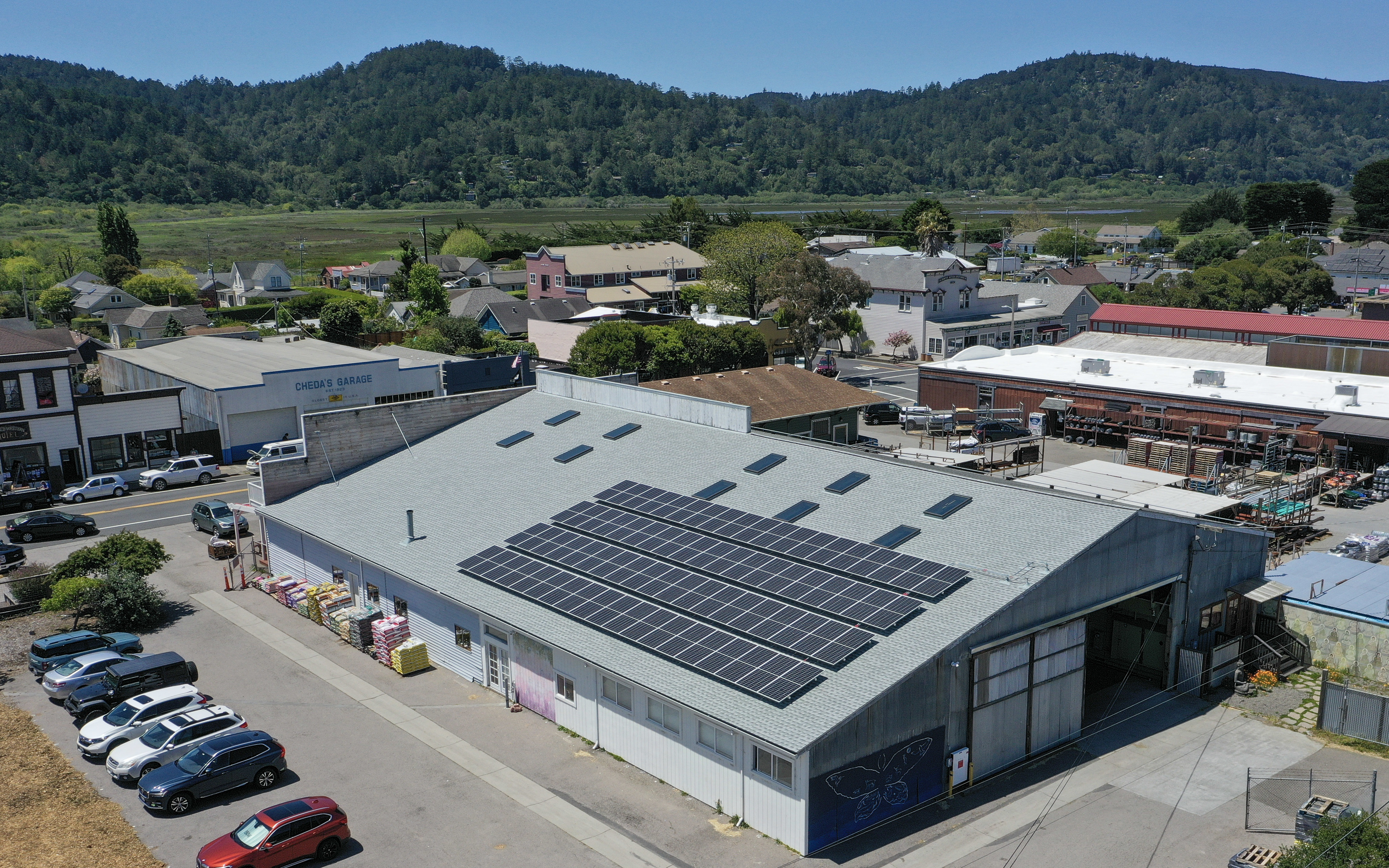 Tobys Feed Barn Rooftop Solar