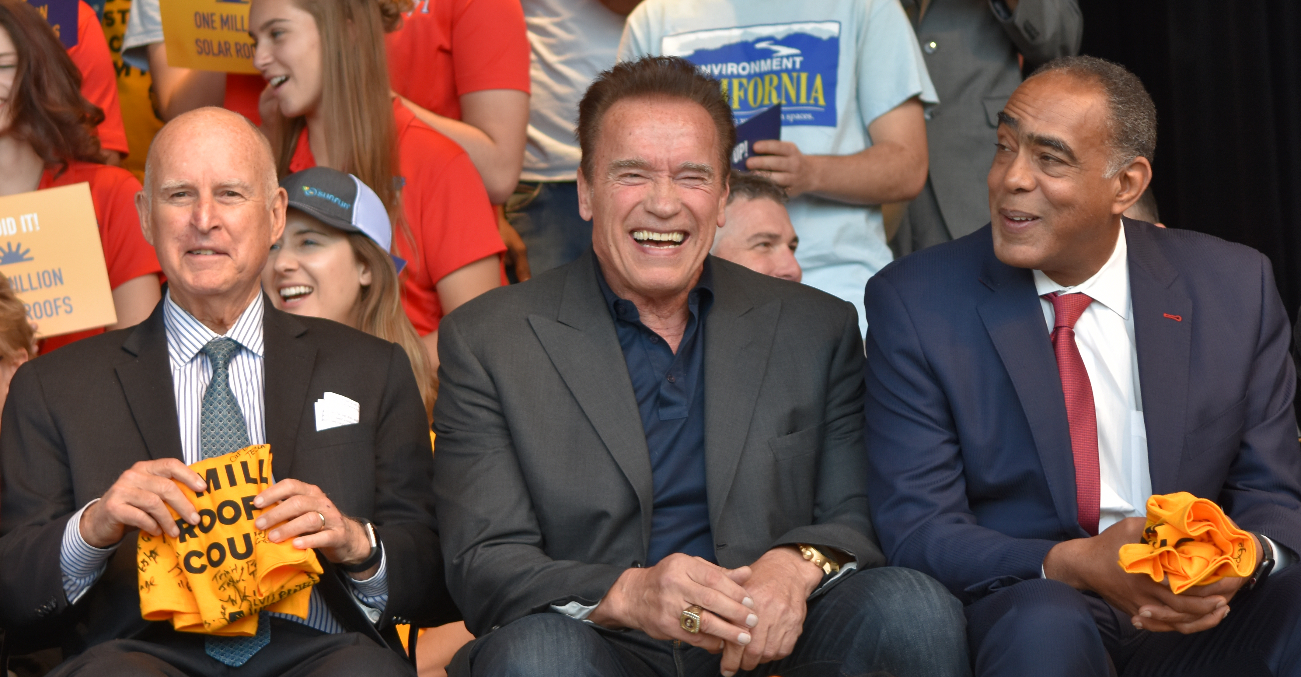 sen_murray_govs_brown_schwarzenegger_million_solar