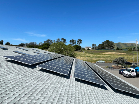 Tobys Feed Barn Rooftop Solar
