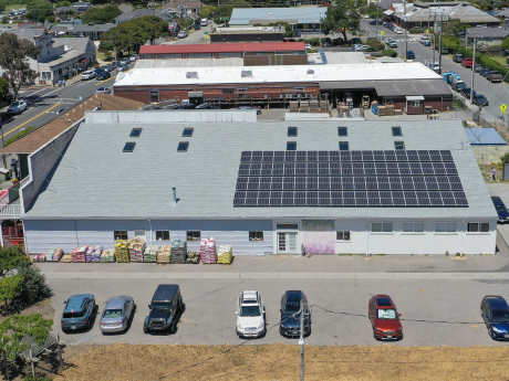 Tobys Feed Barn Rooftop Solar